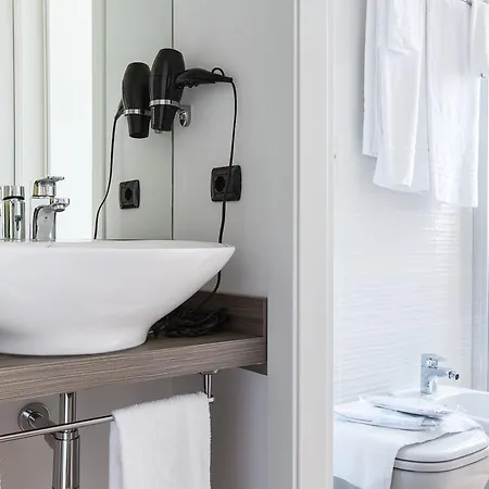 Isola Apartahotel Milán