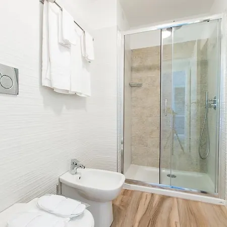 Isola Apartahotel Milán