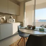 이솔라 아파트호텔 4*