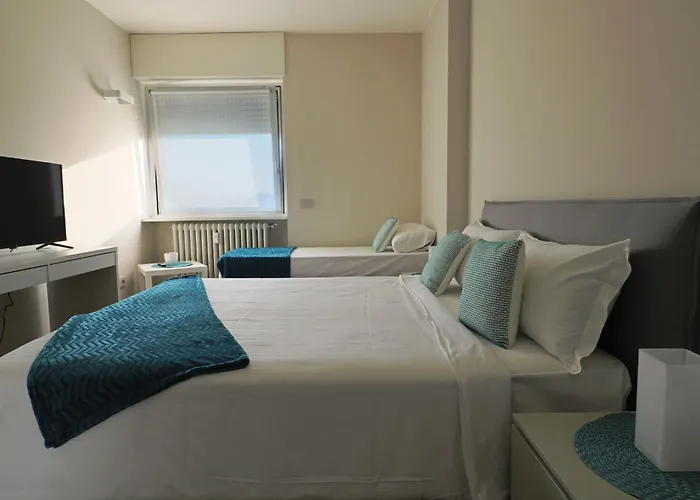Isola Aparthotel 4*