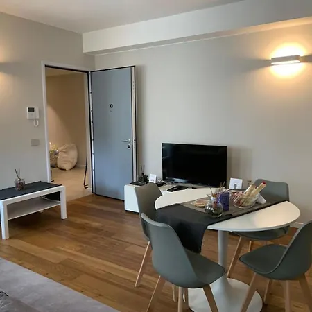 Isola 2* Milan
